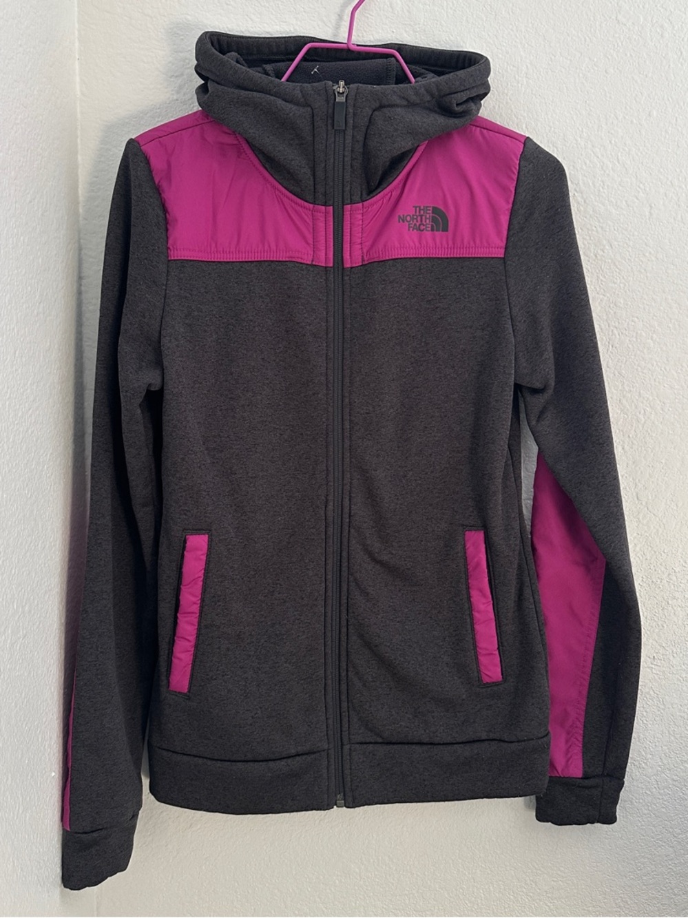 The North Face Women's Hooded Fleece Jacket - Charcoal & Magenta